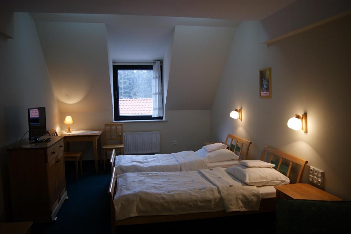 Pan Dom Pracy Tworczej W Wierzbie Wierzba Exteriér fotografie