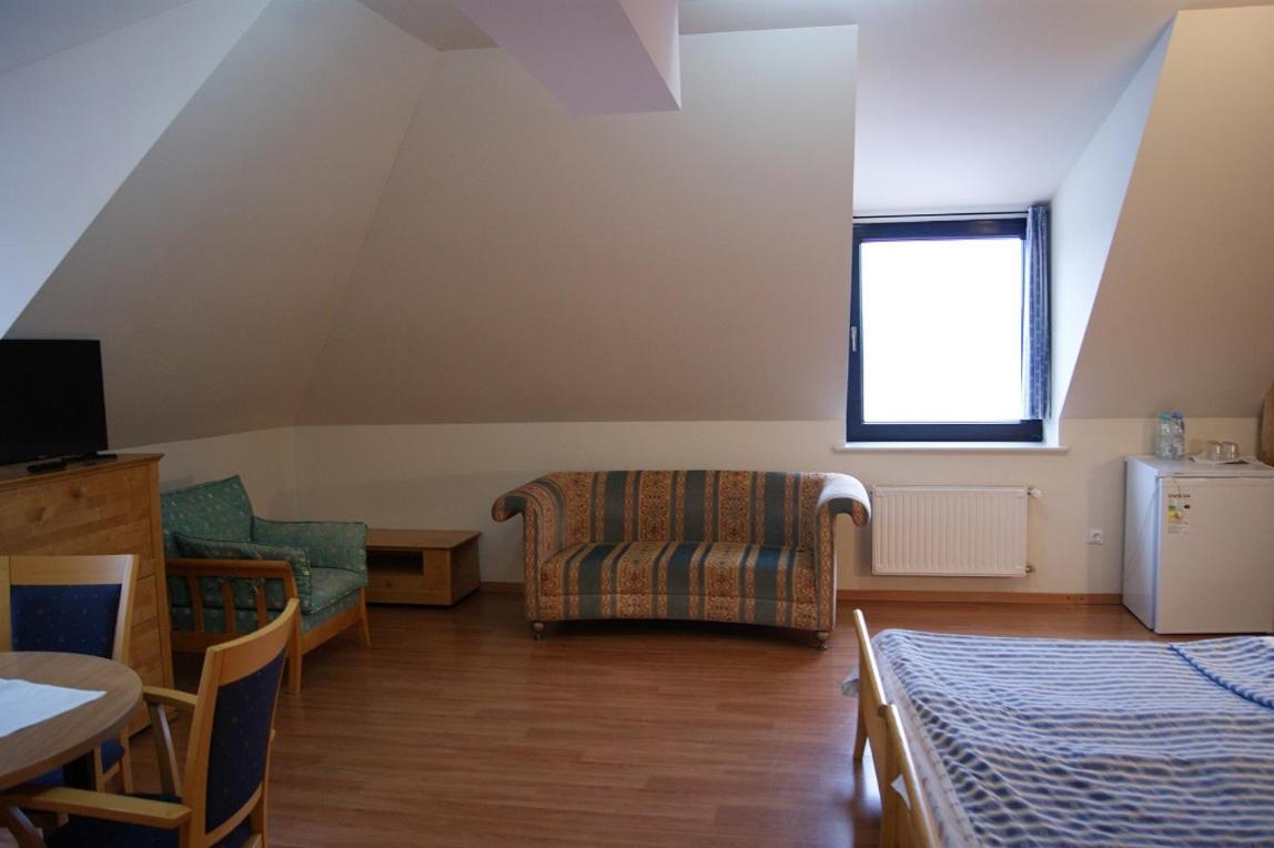 Pan Dom Pracy Tworczej W Wierzbie Wierzba Exteriér fotografie